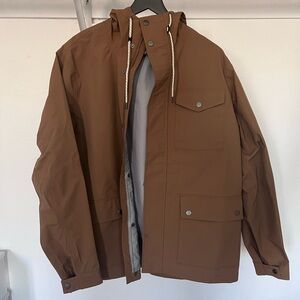 Vuori men’s rain shell